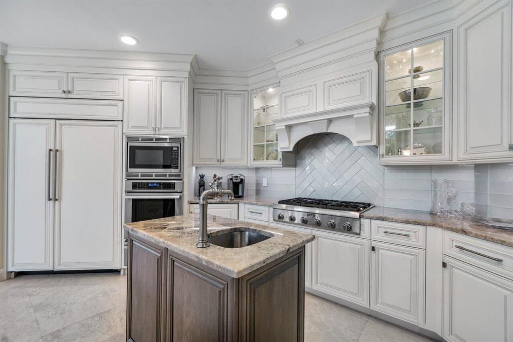 ROYAL PALM YACHT & COUNTRY CLUB - Residential