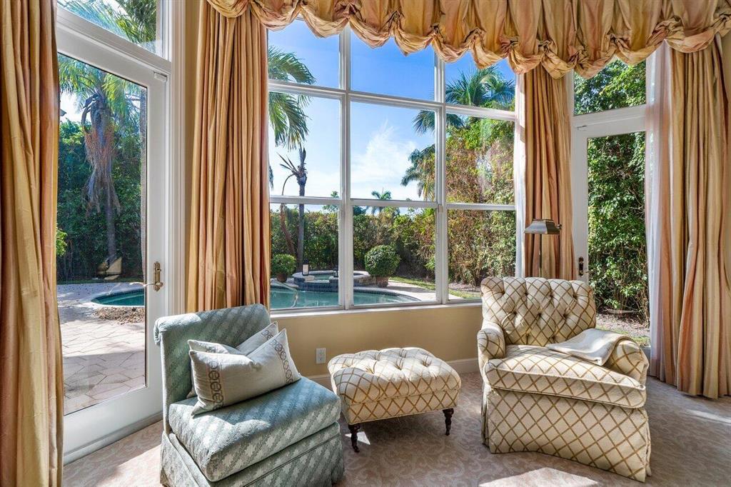 ROYAL PALM YACHT & COUNTRY CLUB - Residential