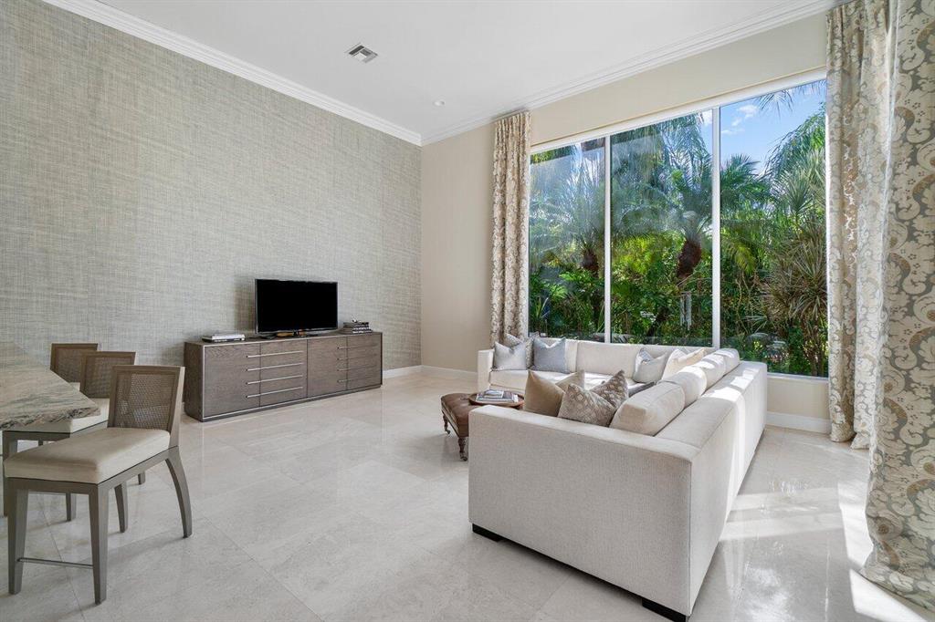 ROYAL PALM YACHT & COUNTRY CLUB - Residential