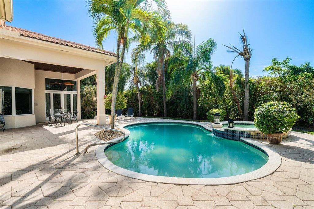 ROYAL PALM YACHT & COUNTRY CLUB - Residential