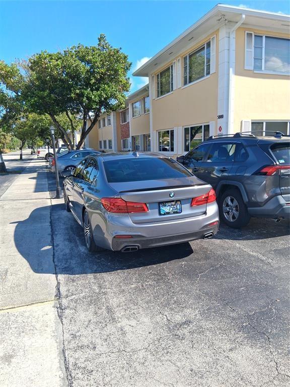 IMPERIAL POINT CONDO - Residential