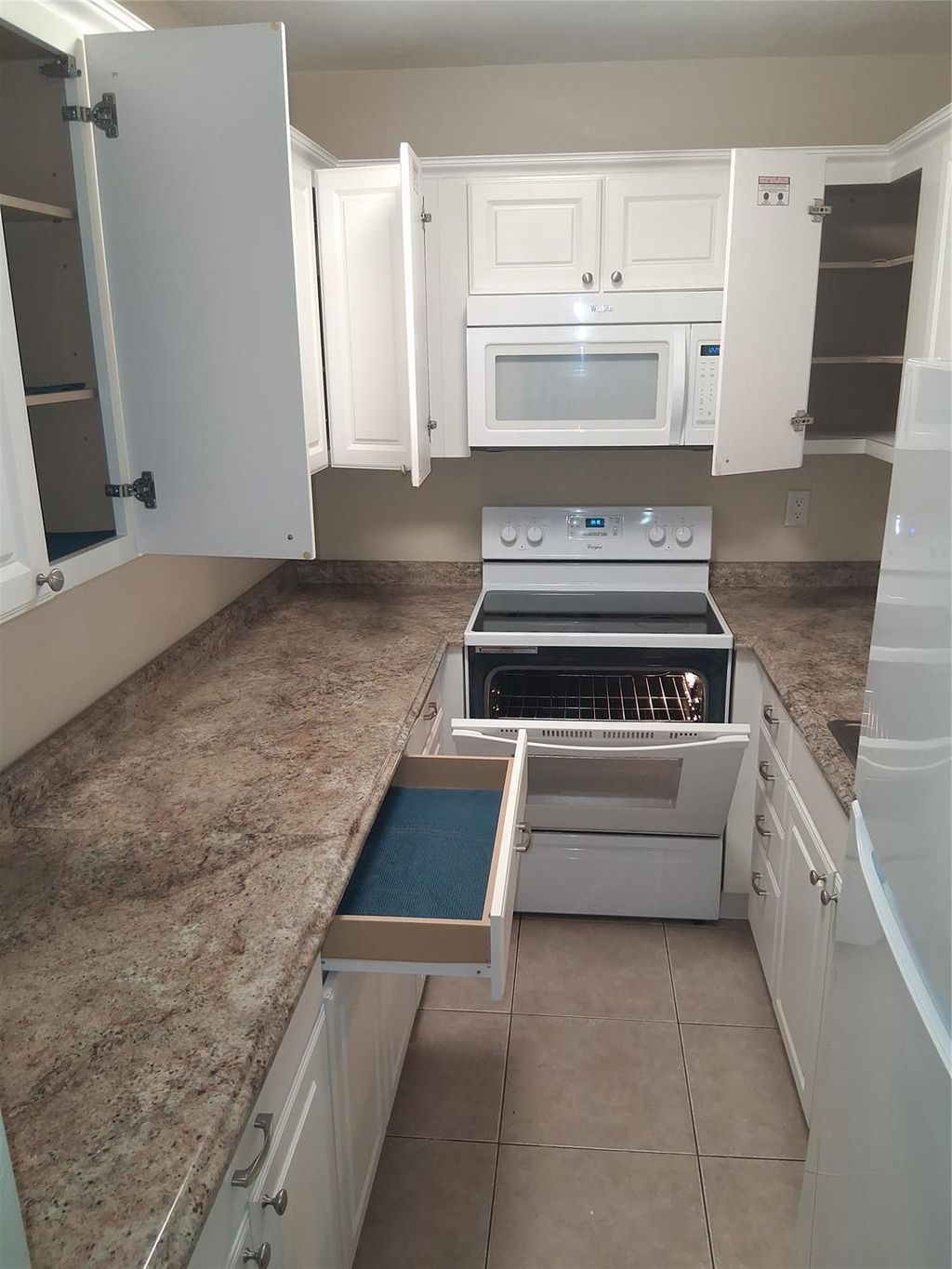 Photo of 5720 NE 22nd Way #406, Fort Lauderdale, FL 33308 (MLS # F10541476)