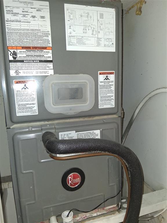 IMPERIAL POINT CONDO - Residential