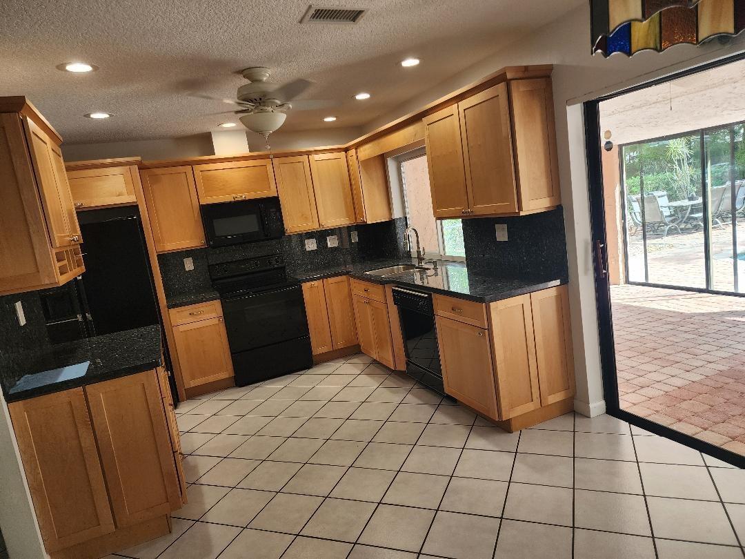 Ramblewood  78-19 B - Residential Lease