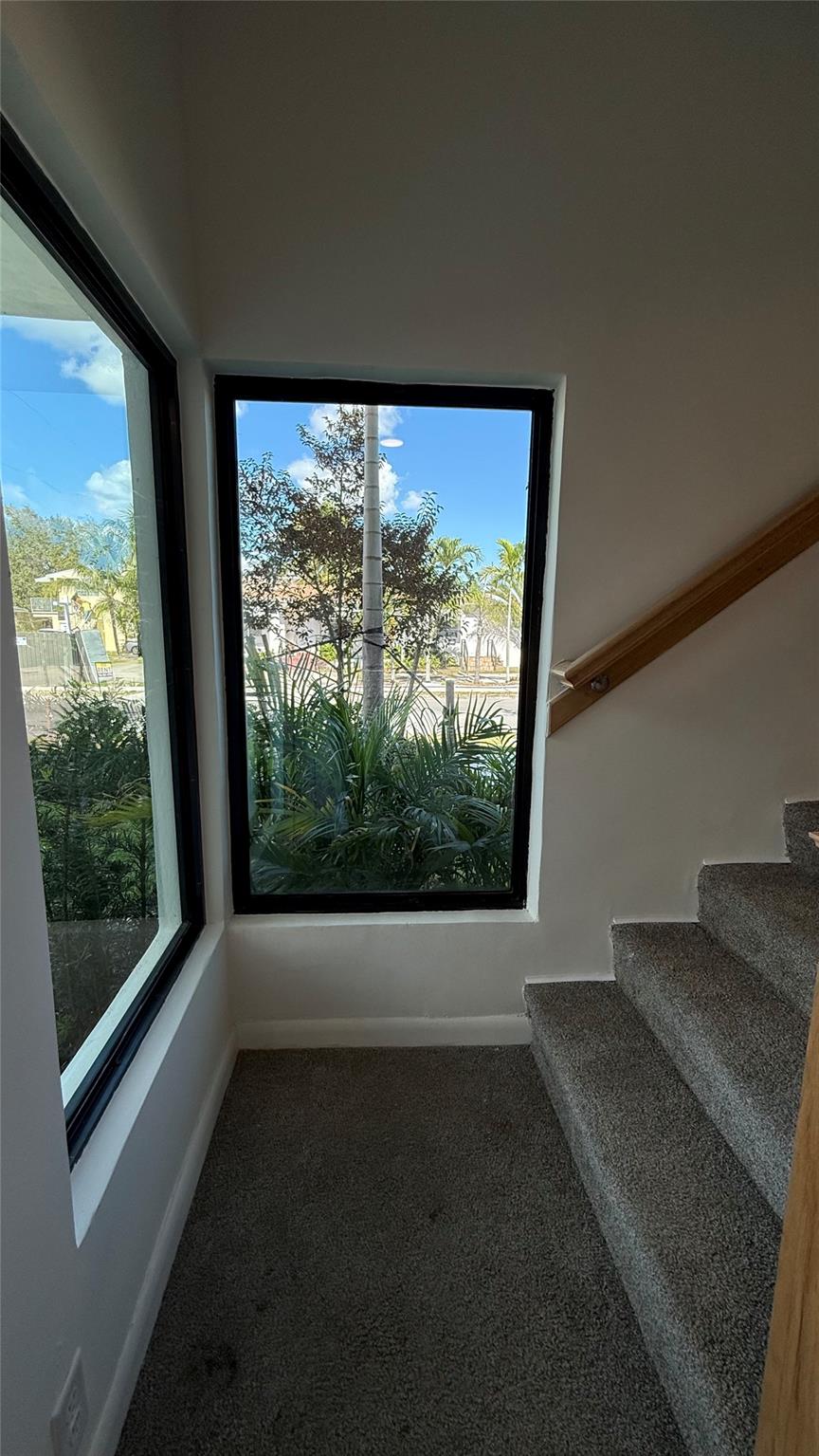 Hollywood Little Ranches - Residential Lease