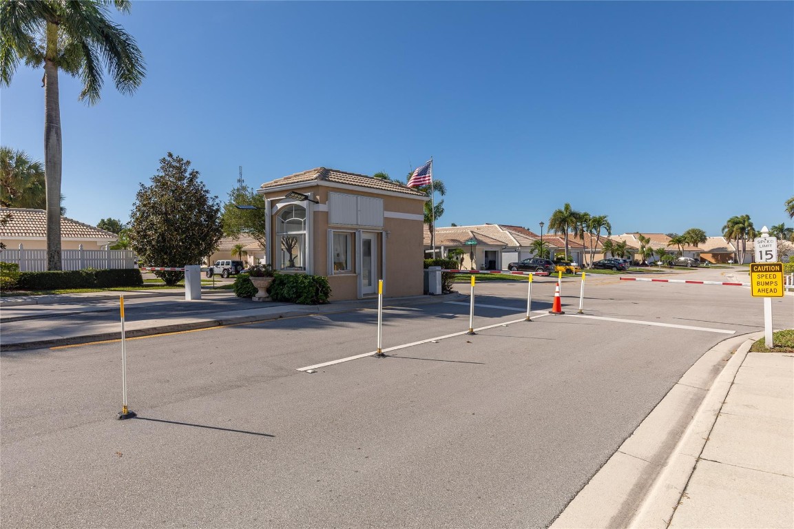 Hampton Lakes - Residential