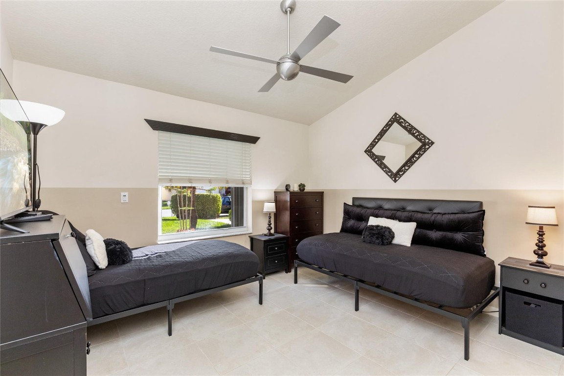 Hampton Lakes - Residential