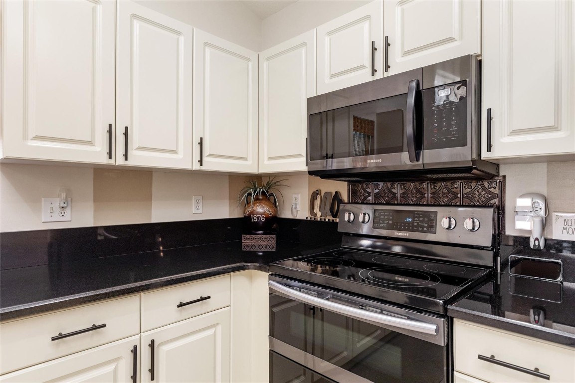 Hampton Lakes - Residential