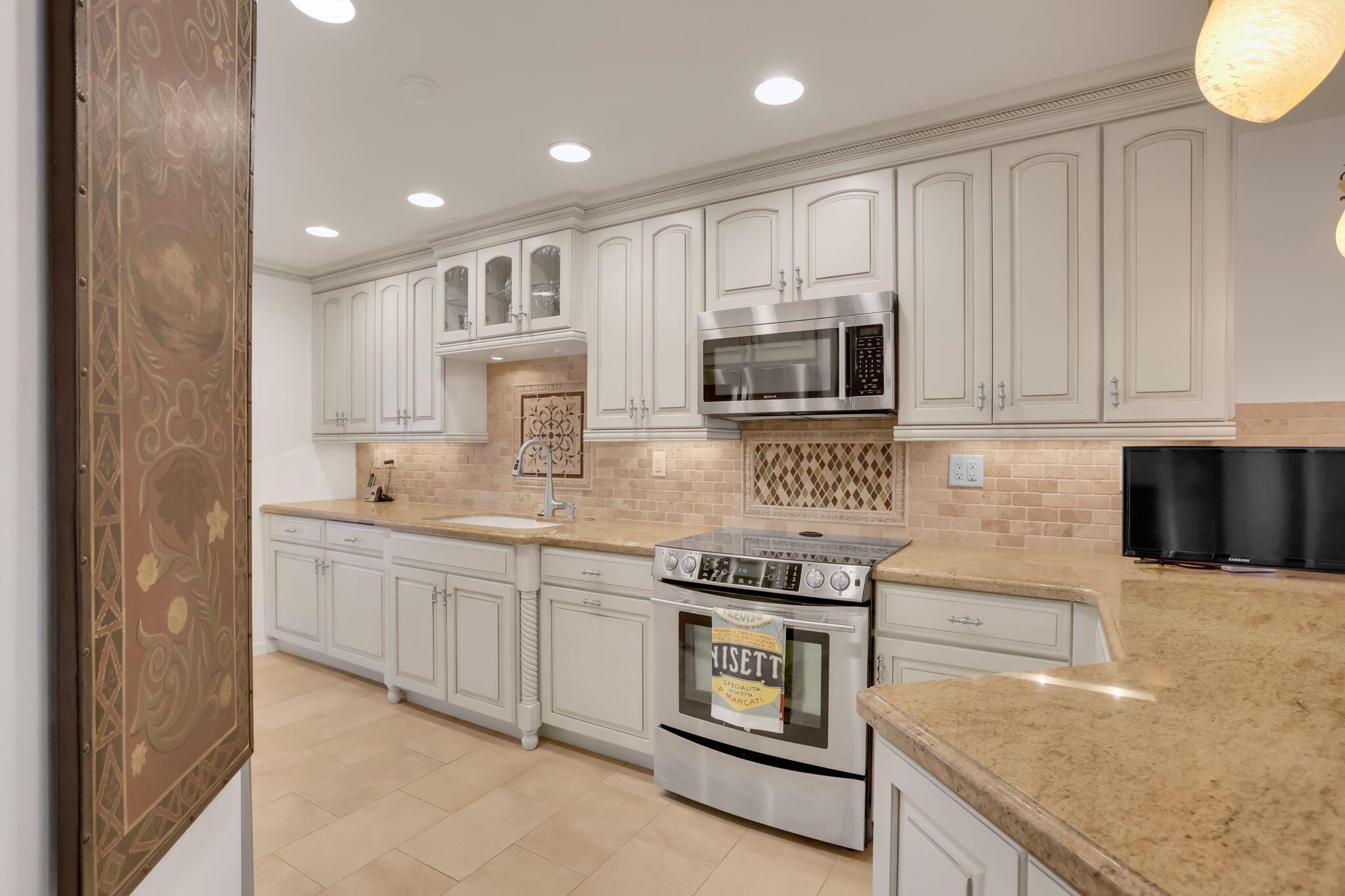 CYPRESS POINT VILLAS OF B - Residential