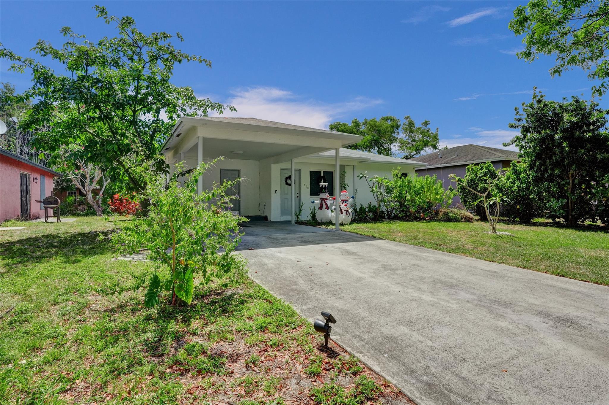 1590 NW 7th Ln