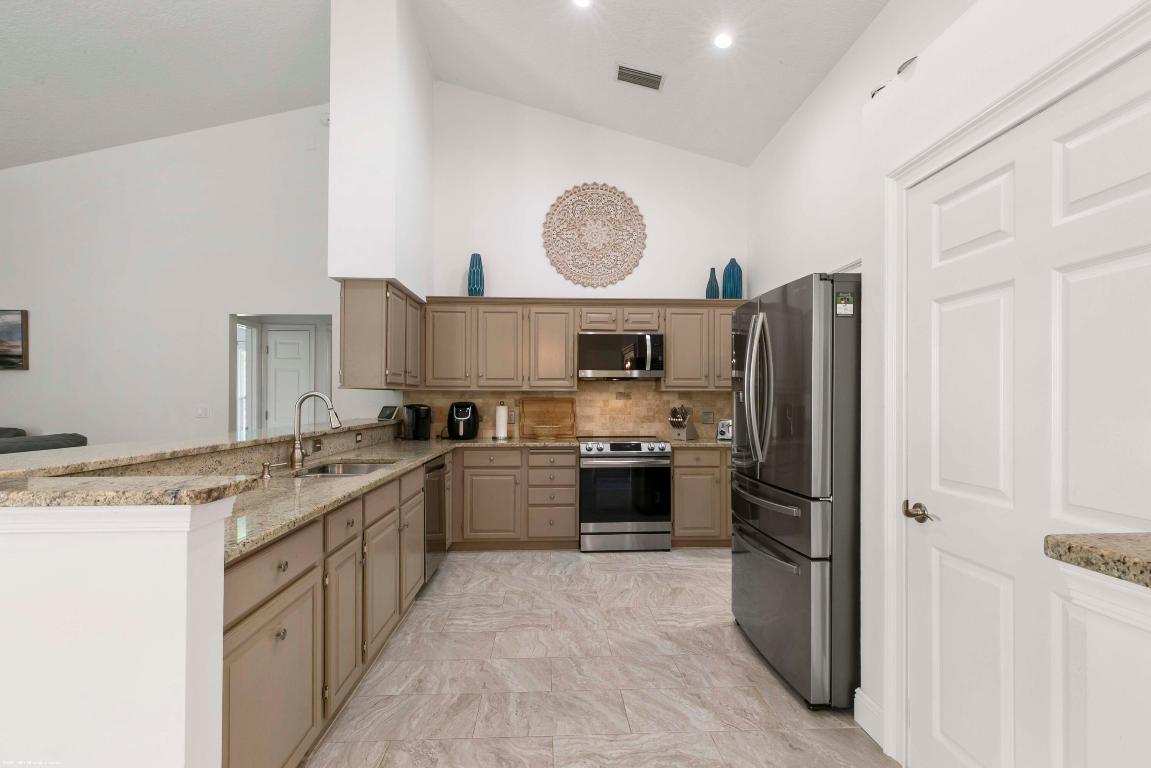 SADDLE TRAIL PARK OF WELLINGTON - Residential