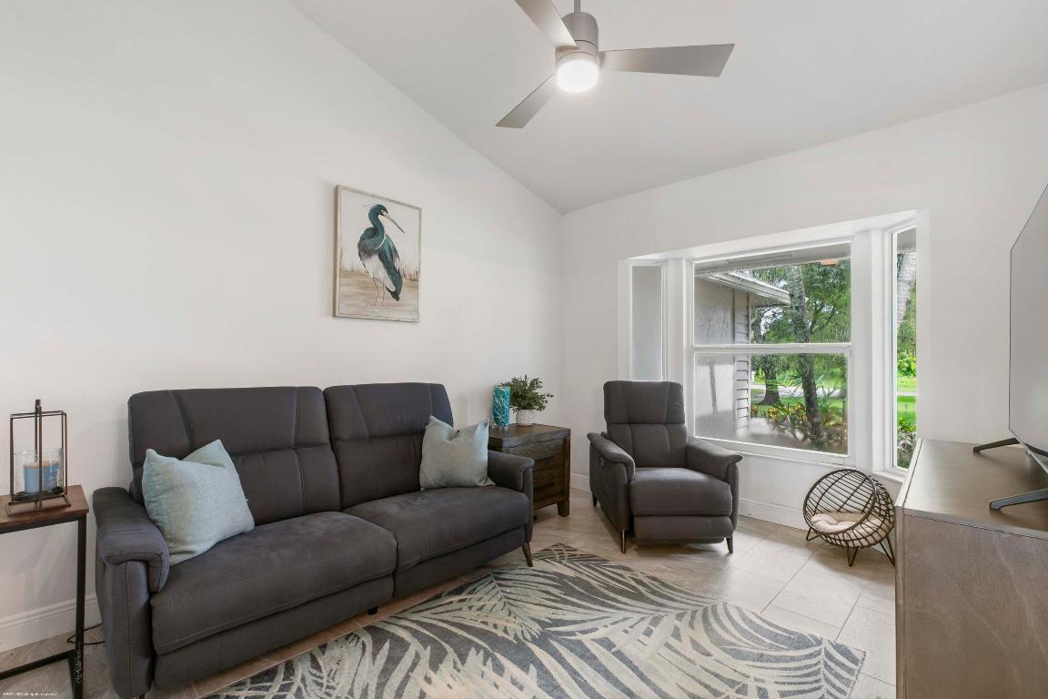 SADDLE TRAIL PARK OF WELLINGTON - Residential