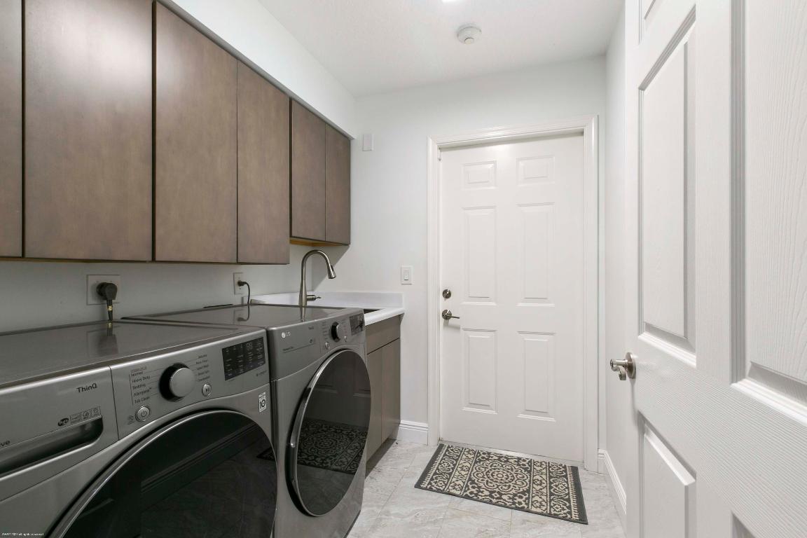 SADDLE TRAIL PARK OF WELLINGTON - Residential