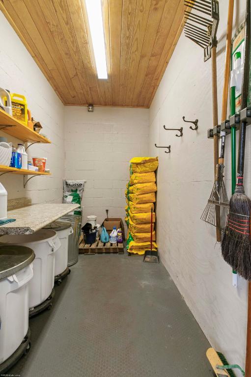 SADDLE TRAIL PARK OF WELLINGTON - Residential