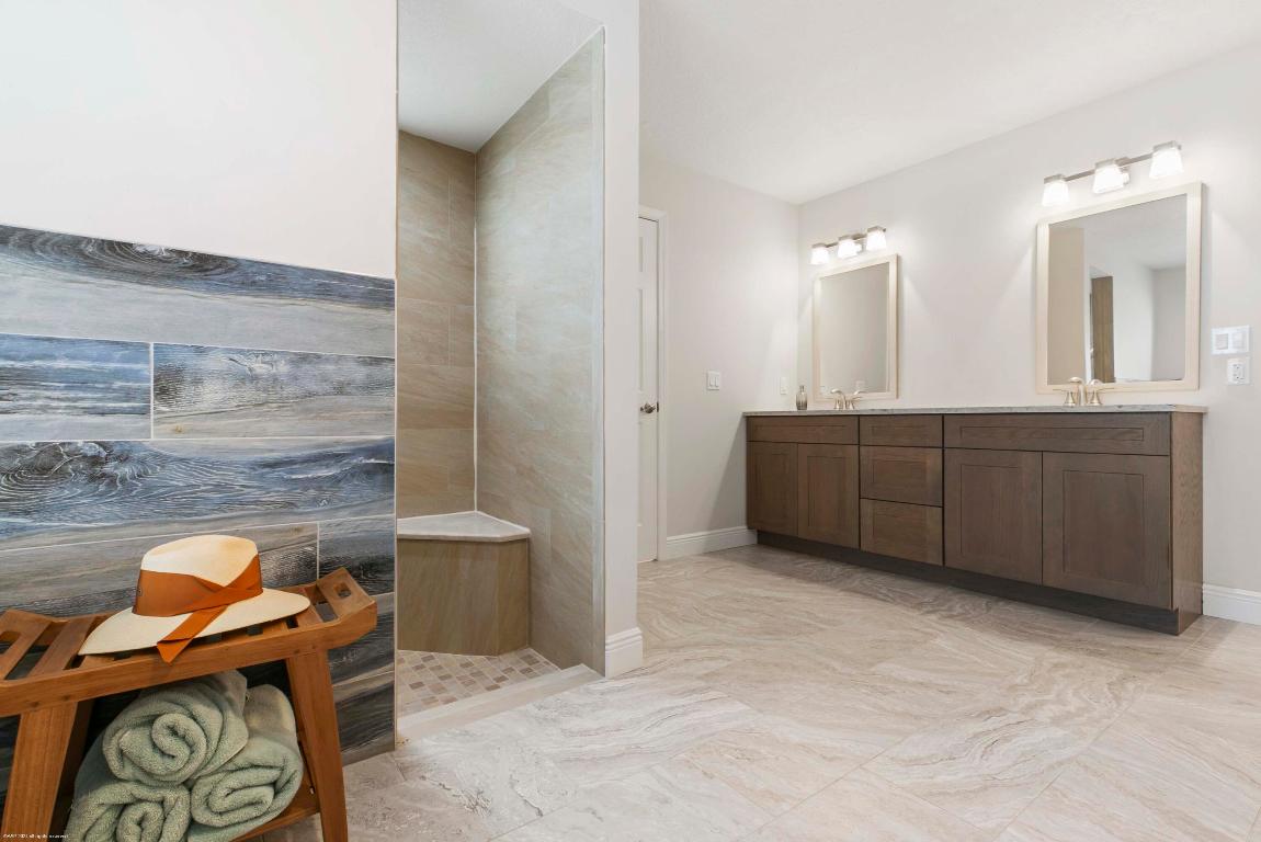 SADDLE TRAIL PARK OF WELLINGTON - Residential