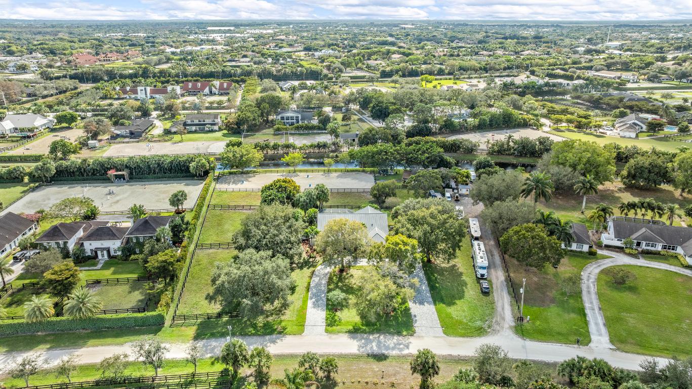 SADDLE TRAIL PARK OF WELLINGTON - Residential