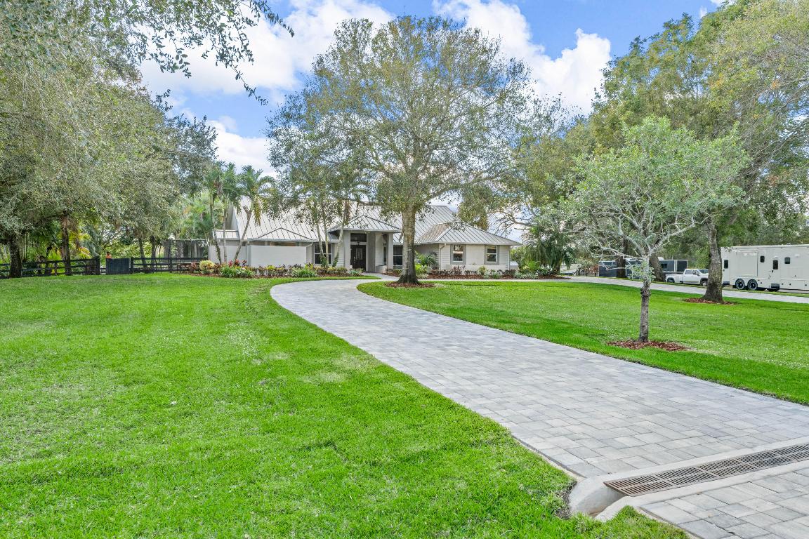 SADDLE TRAIL PARK OF WELLINGTON - Residential