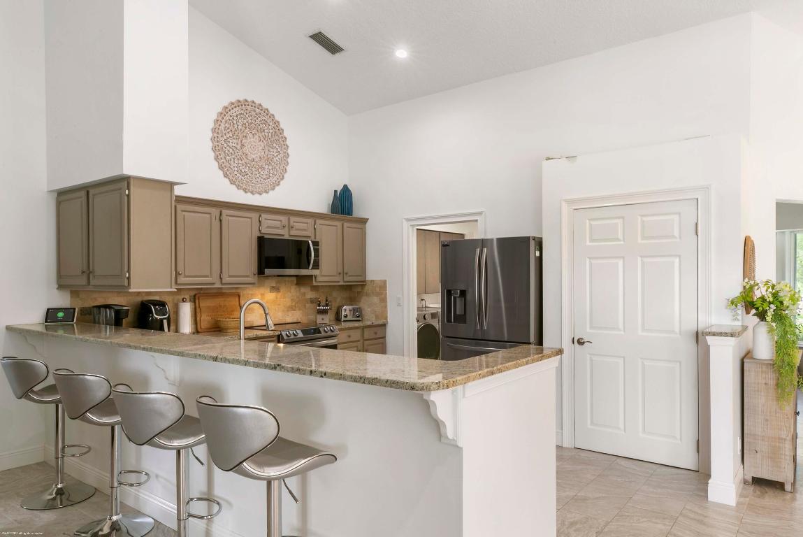 SADDLE TRAIL PARK OF WELLINGTON - Residential