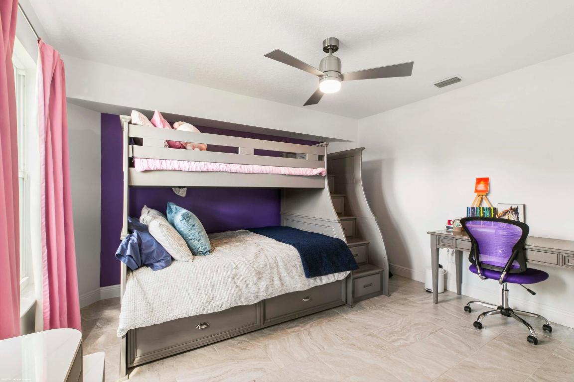 SADDLE TRAIL PARK OF WELLINGTON - Residential