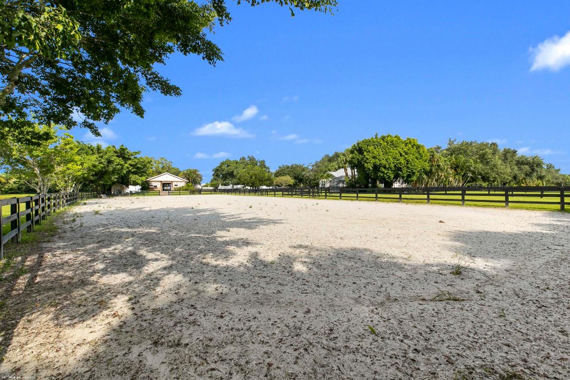 SADDLE TRAIL PARK OF WELLINGTON - Residential