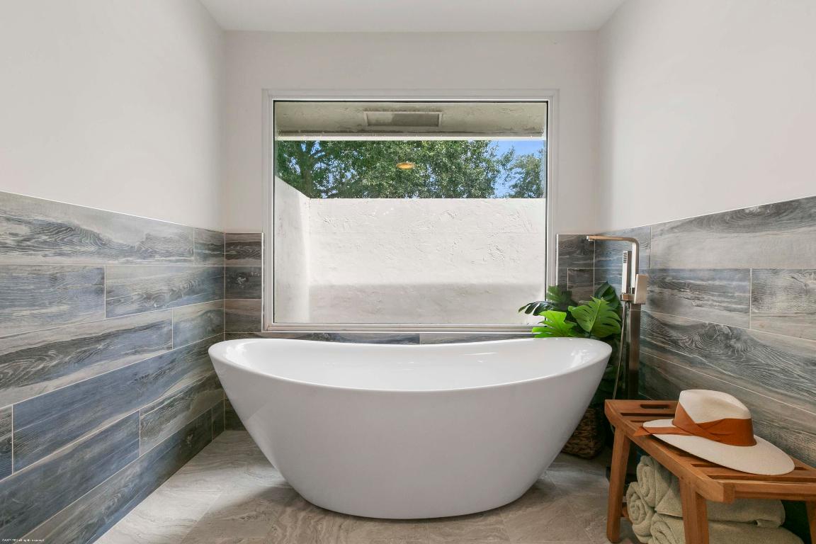 SADDLE TRAIL PARK OF WELLINGTON - Residential