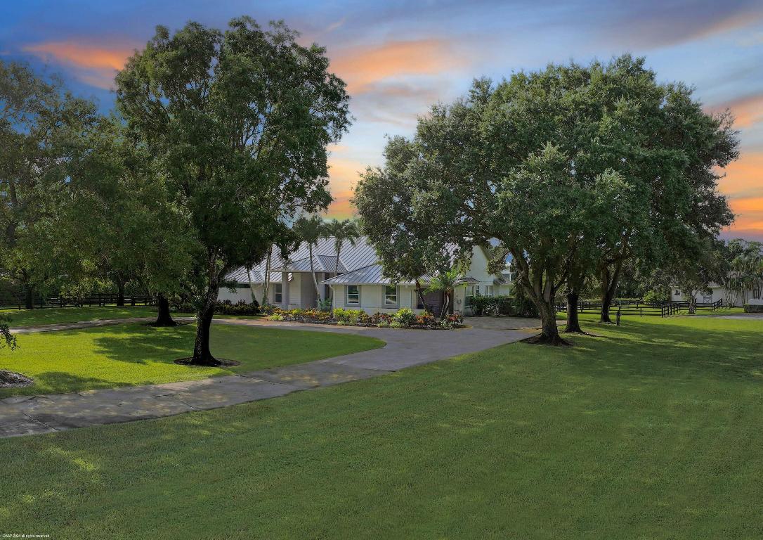 SADDLE TRAIL PARK OF WELLINGTON - Residential