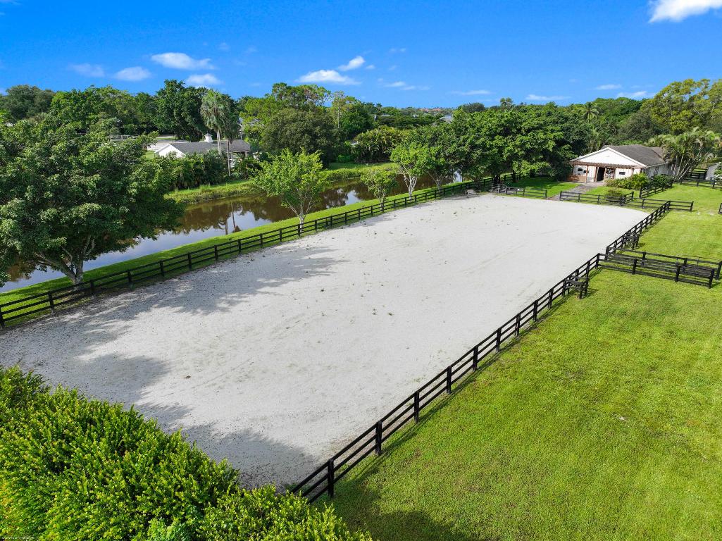 SADDLE TRAIL PARK OF WELLINGTON - Residential