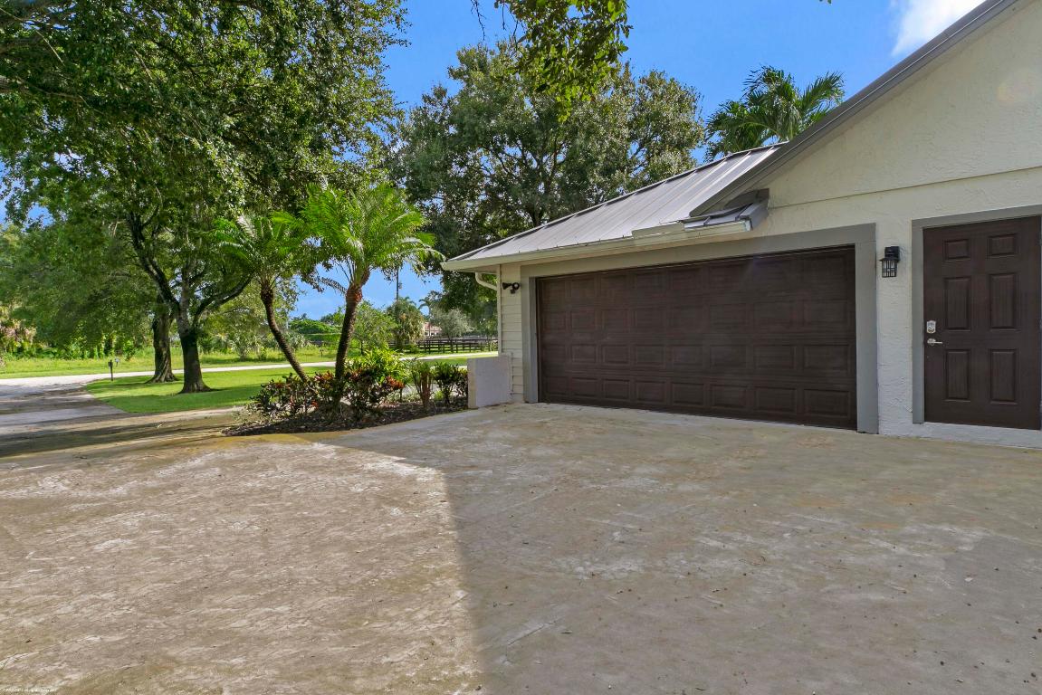 SADDLE TRAIL PARK OF WELLINGTON - Residential