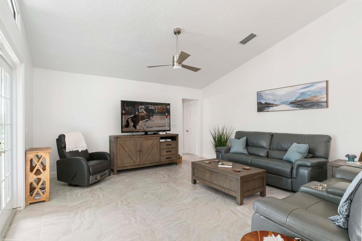 SADDLE TRAIL PARK OF WELLINGTON - Residential