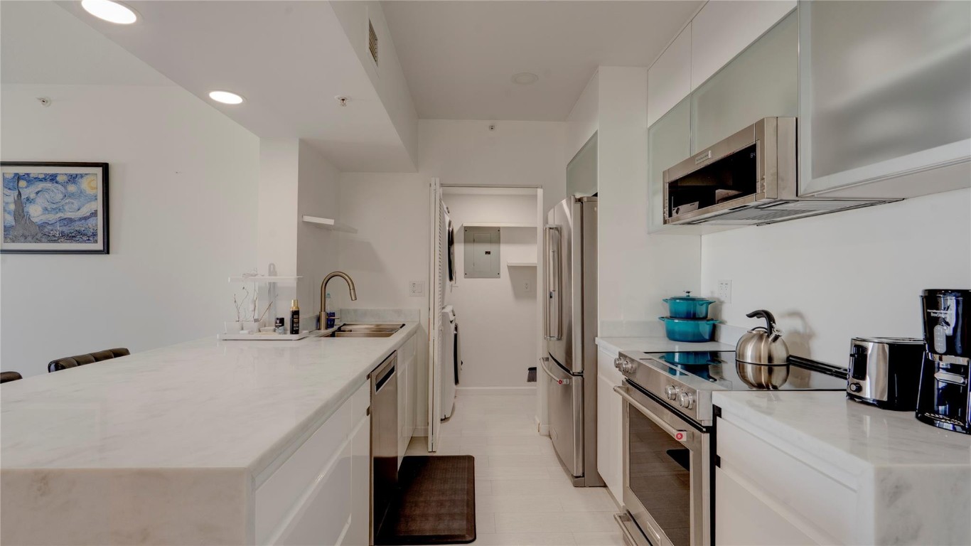 3020 NE 32nd Avenue 904