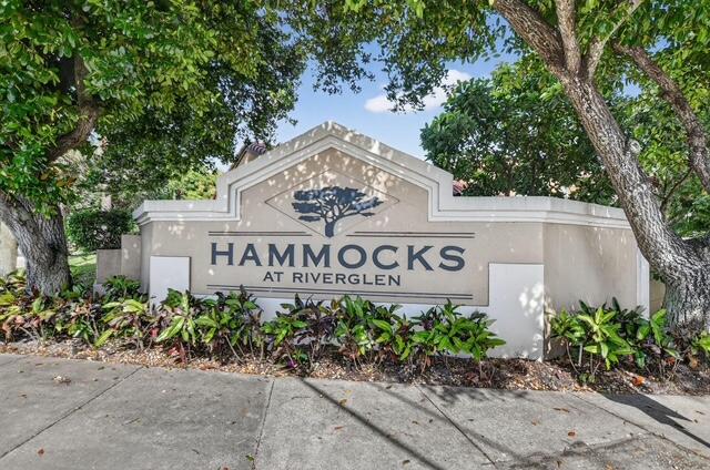 HAMMOCKS AT RIVERGLEN - Residential