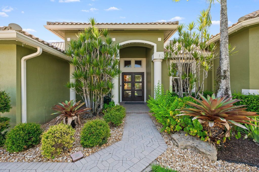 Photo of 21642 Marigot Drive, Boca Raton, FL 33428 (MLS # R11102690)