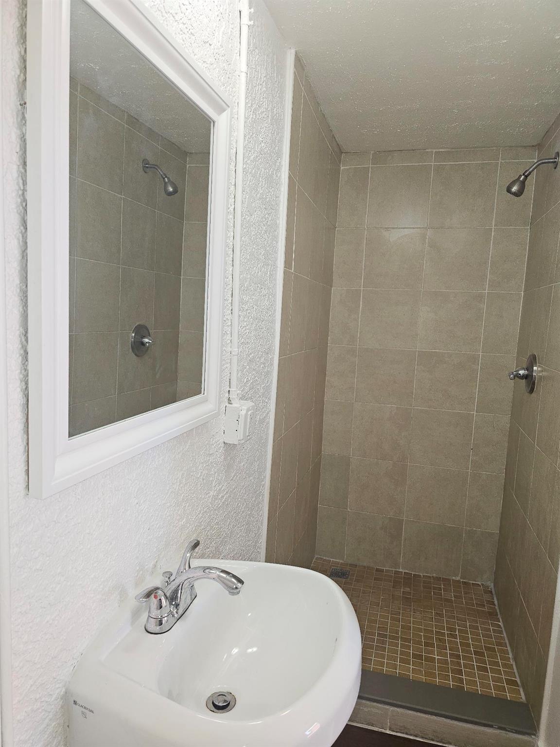 148 W 14th Street 3