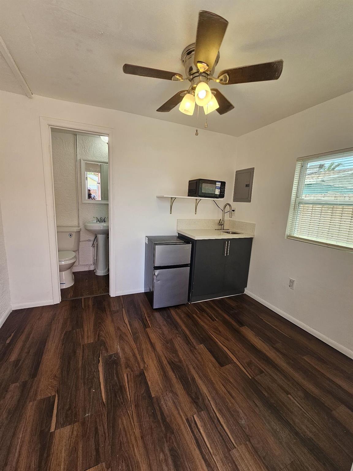 148 W 14th Street 3