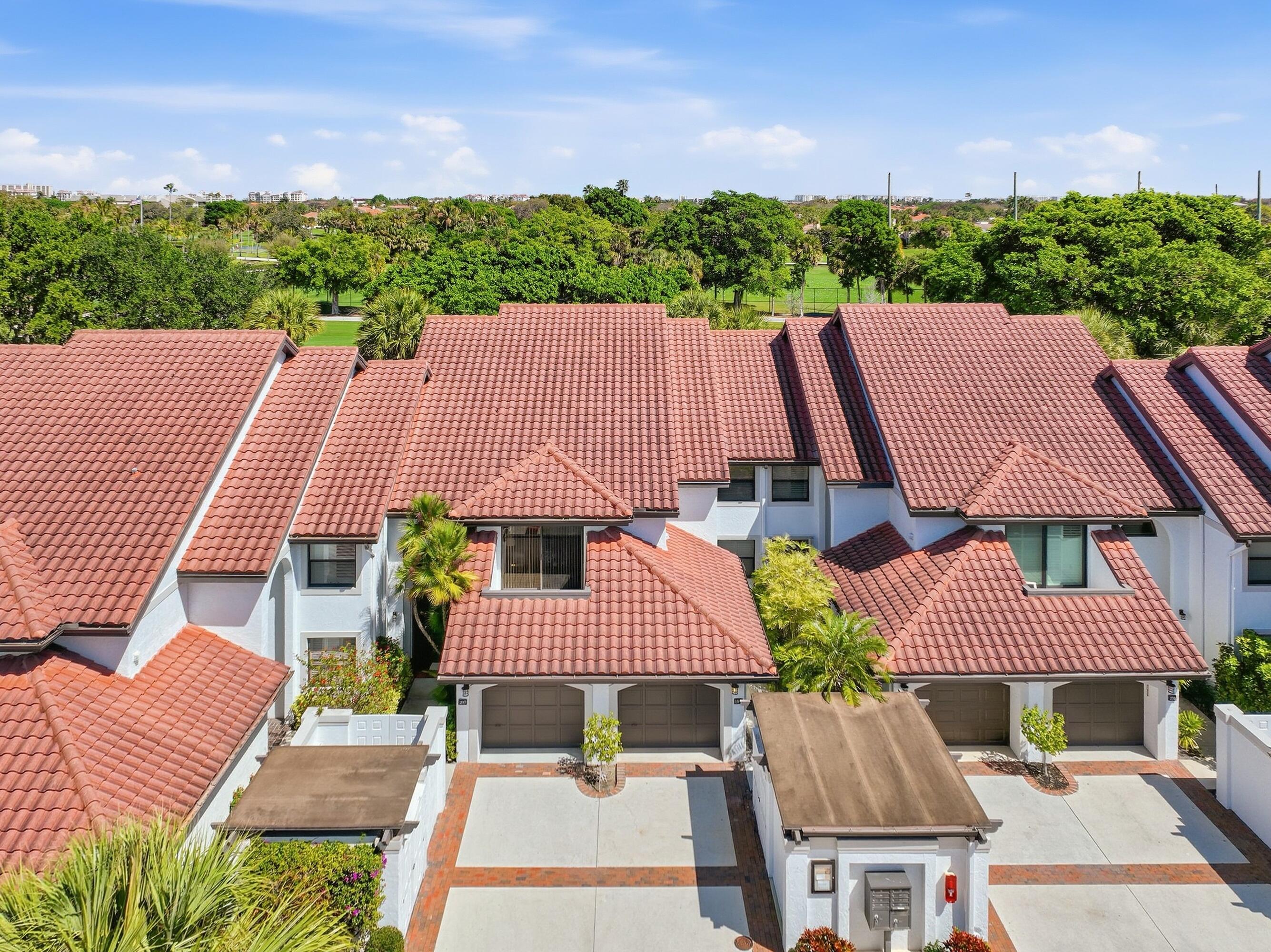 TRADERS CROSSING AT JONATHANS LANDING - Residential