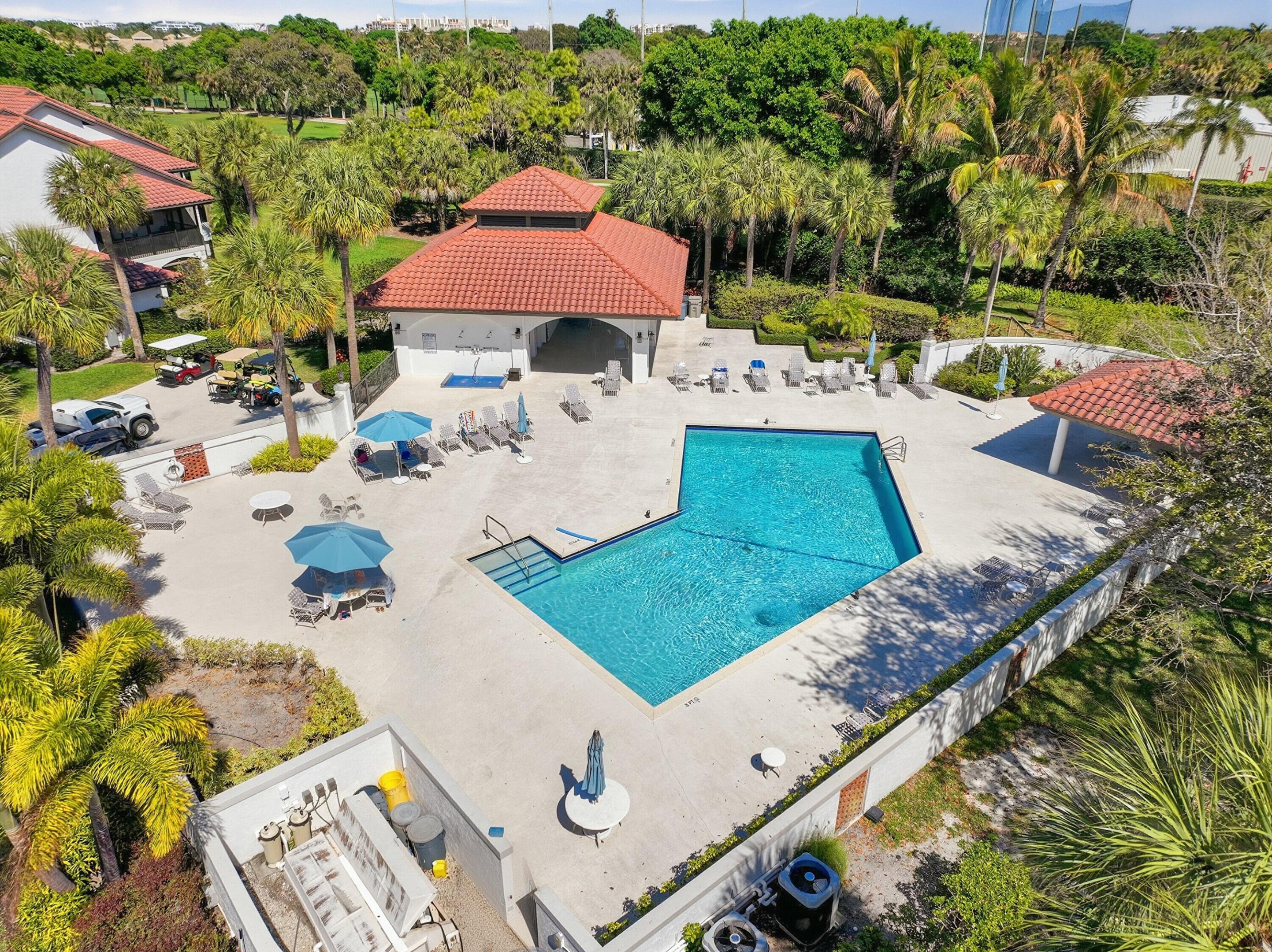 TRADERS CROSSING AT JONATHANS LANDING - Residential