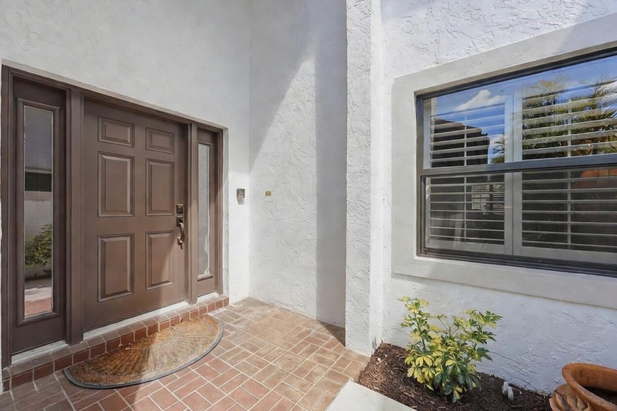 TRADERS CROSSING AT JONATHANS LANDING - Residential