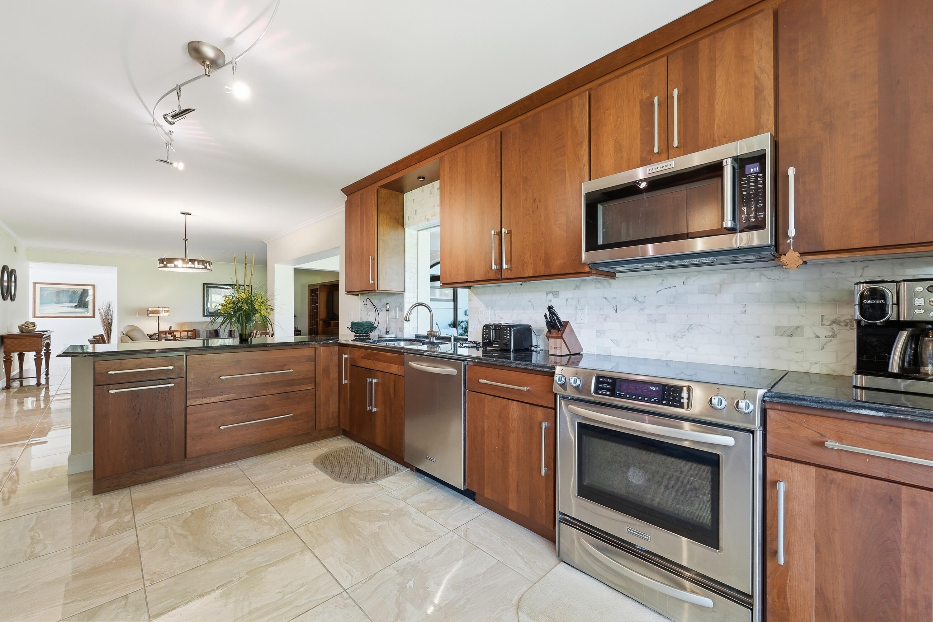 TRADERS CROSSING AT JONATHANS LANDING - Residential