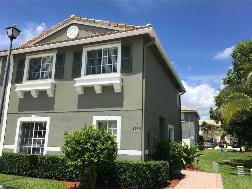 Beautiful newly painted, move-in ready, end unit Townhouse in a gated community. Granite Countertop and Breakfast Area. Tile on 1st floor; stairs and all bedrooms are covered by wood.   Many amenities: Club house, Gym, free home monitoring security, Internet and cable.