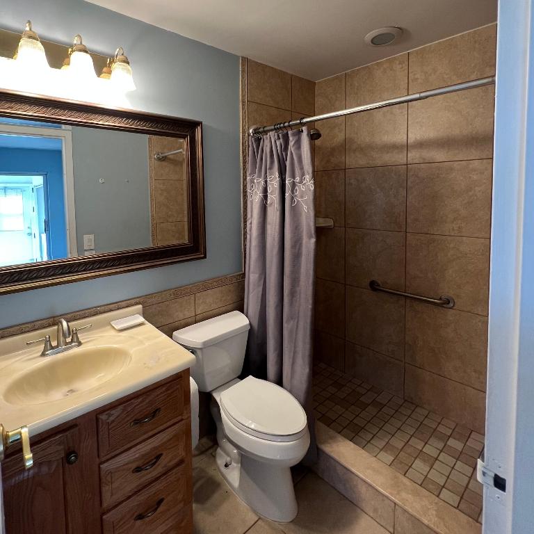 KINGS POINT SEVILLE CONDOS - Residential Lease