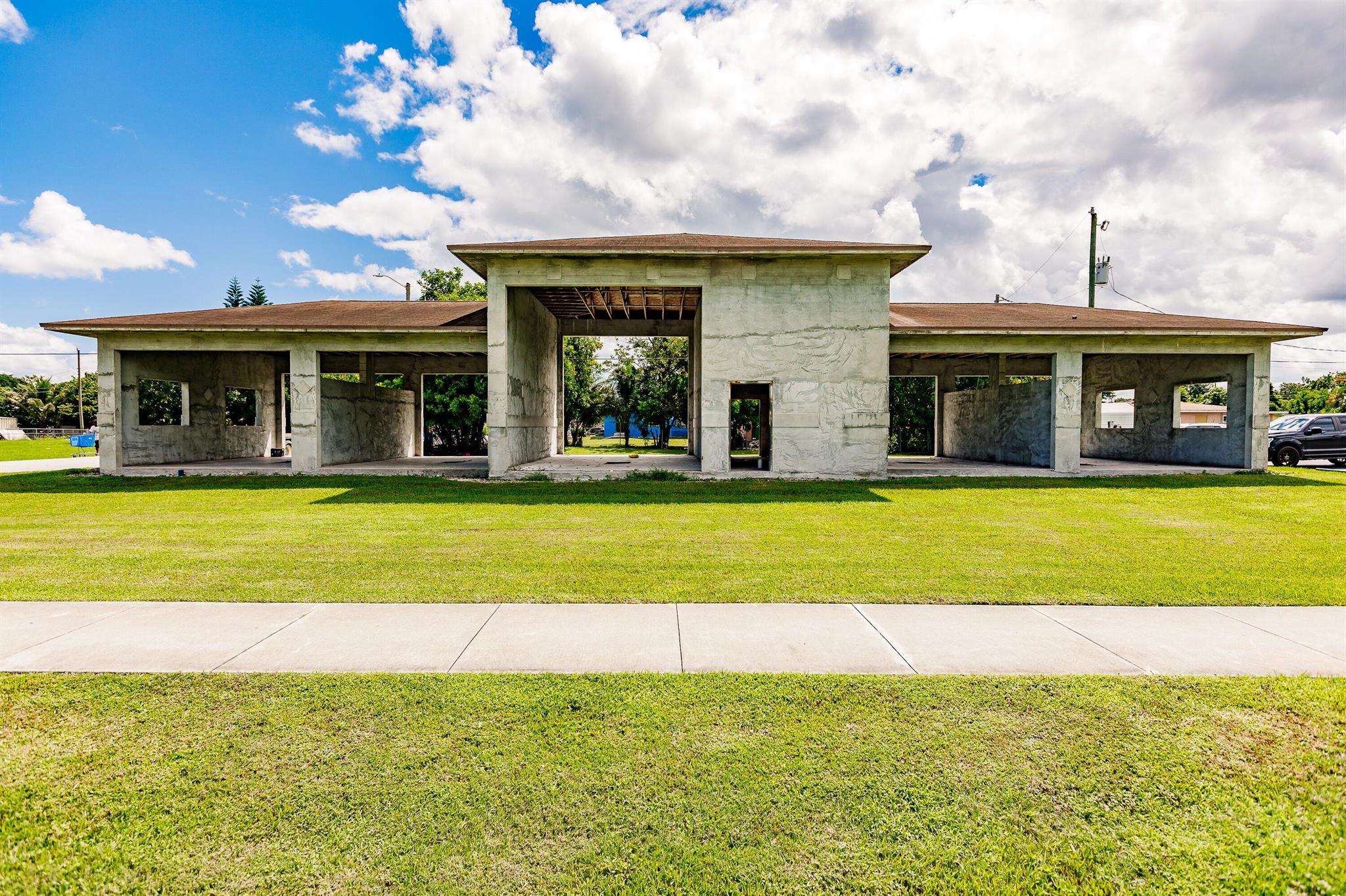 555 NW 16th Street