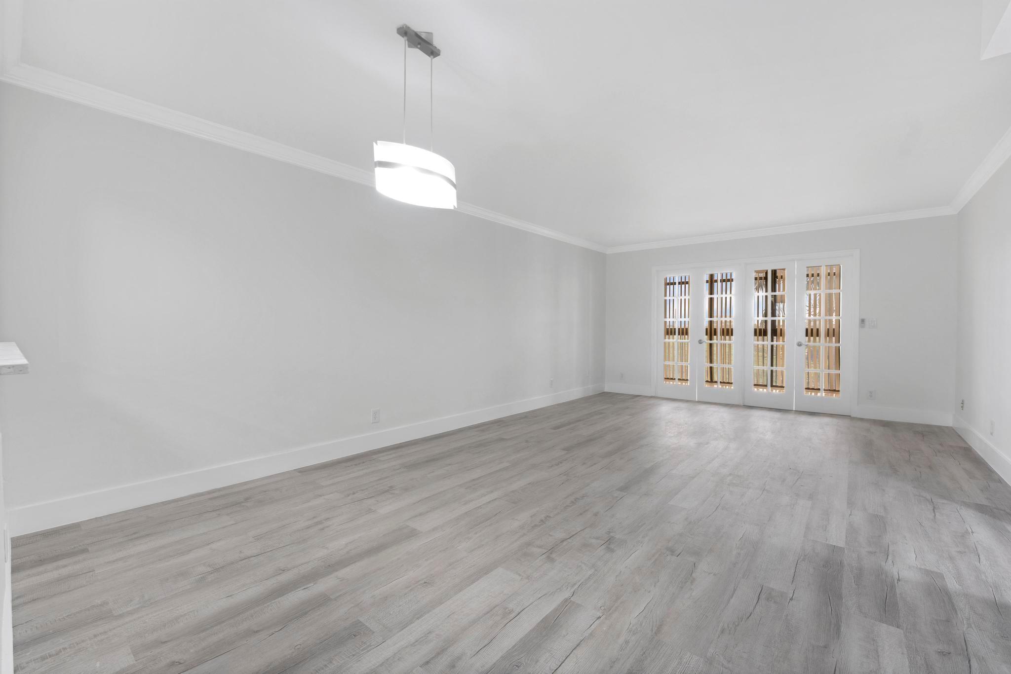 2200 S Cypress Bend Dr 402
