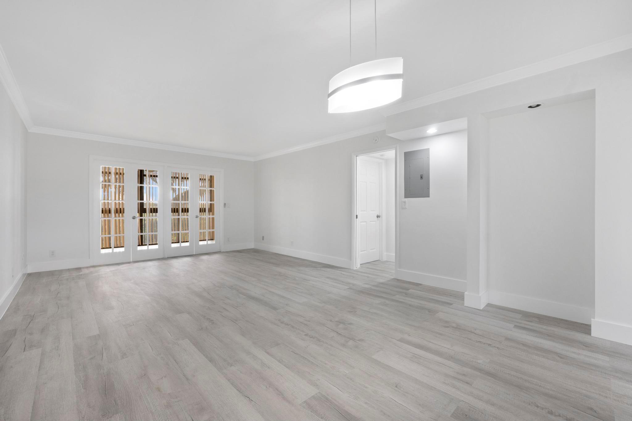 2200 S Cypress Bend Dr 402