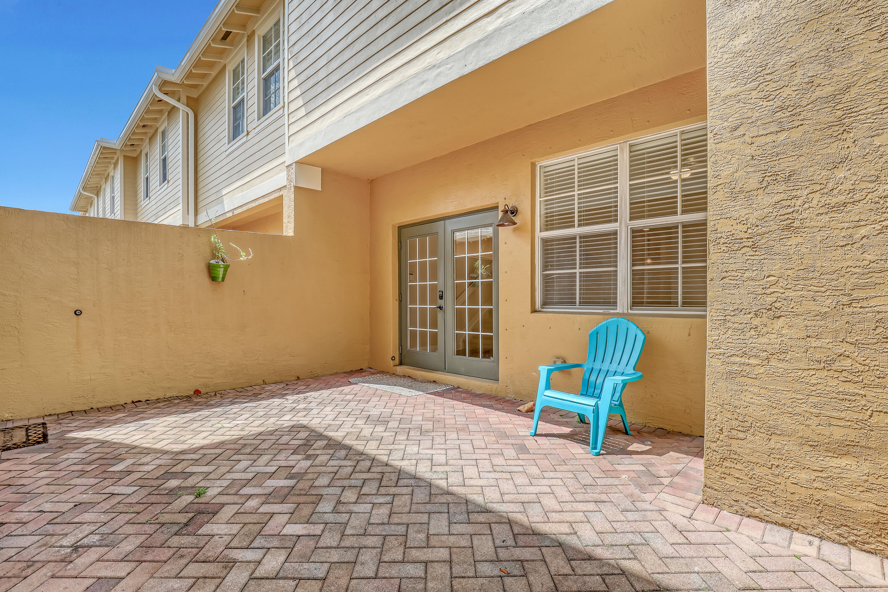 BOTANICA - Residential Lease