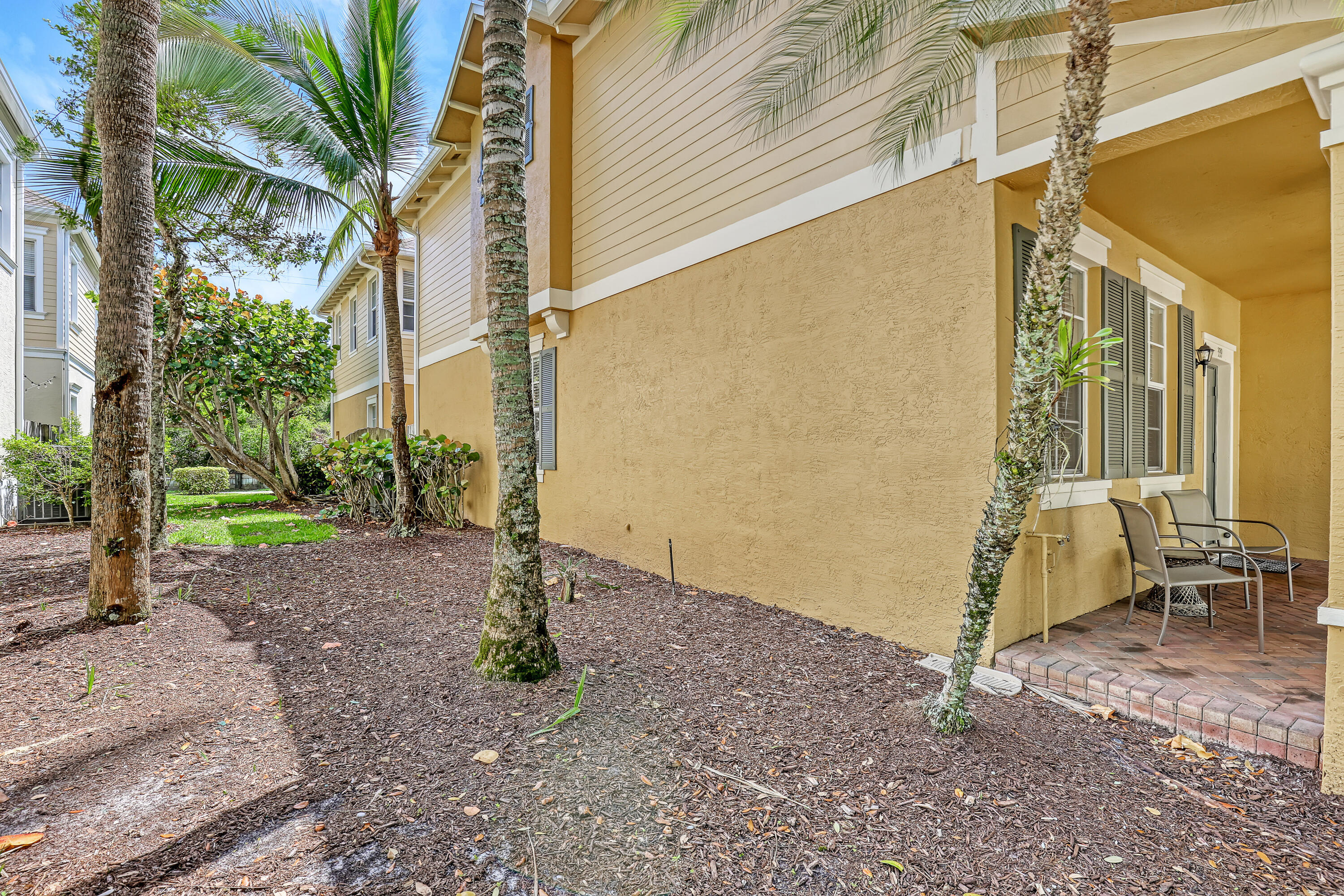 BOTANICA - Residential Lease