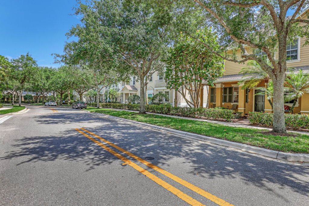 Photo of 339 E Bay Cedar Circle, Jupiter, FL 33458 (MLS # B26027072)