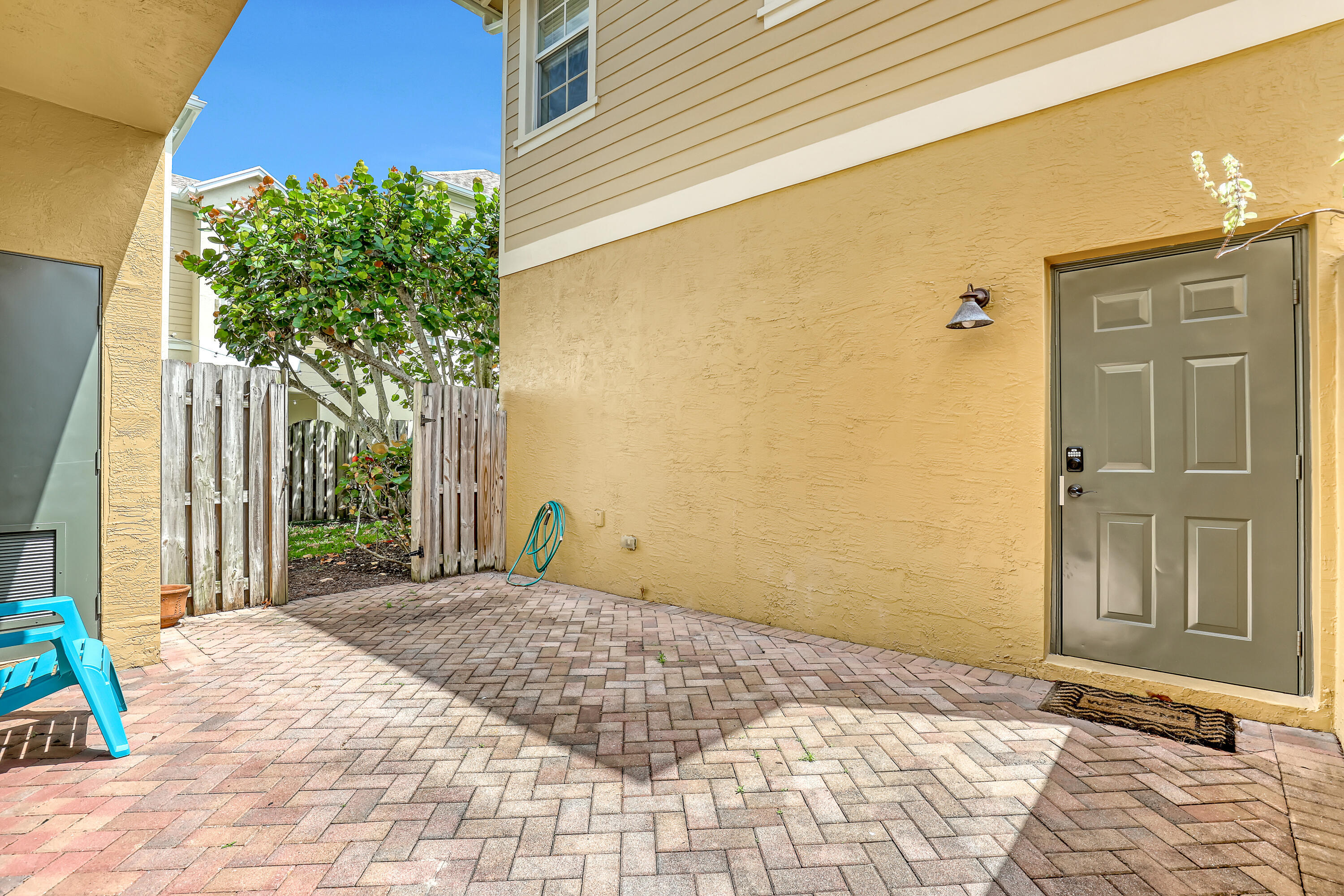 BOTANICA - Residential Lease