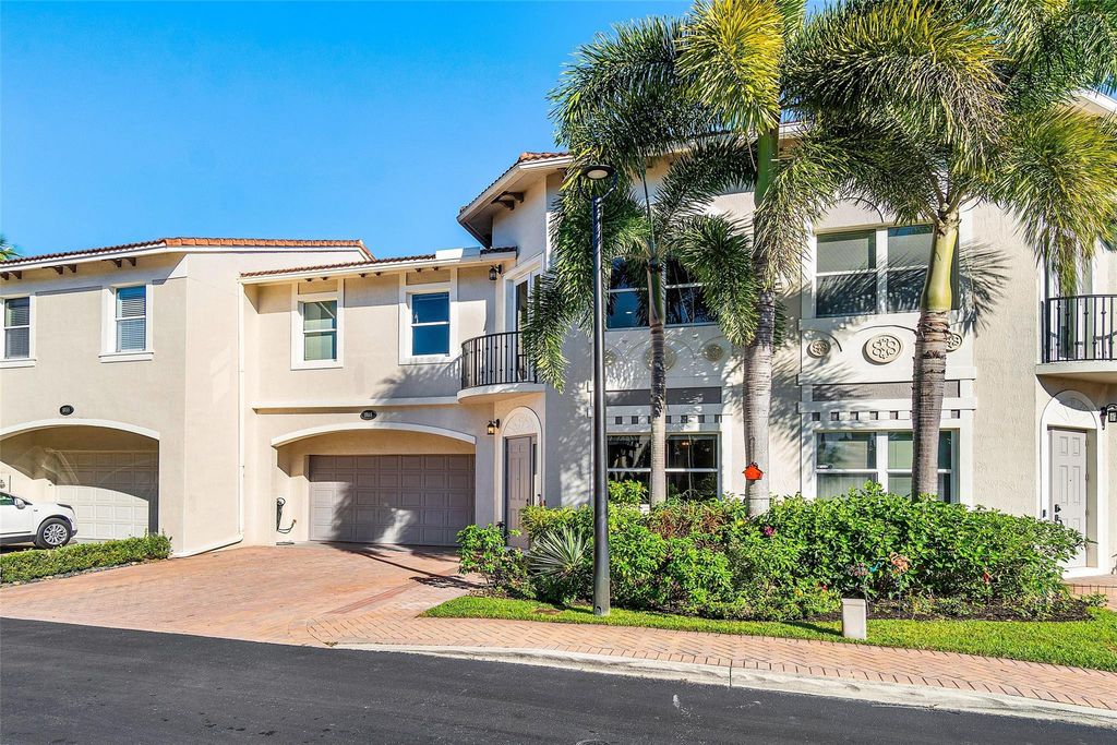 Photo of 1865 Highland Grove Drive, Delray Beach, FL 33445 (MLS # F10549735)