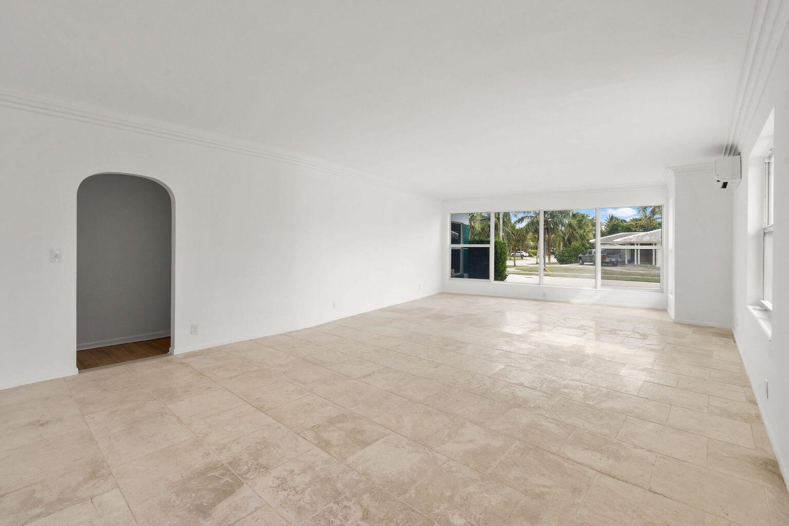 2301 N Lakeside Drive