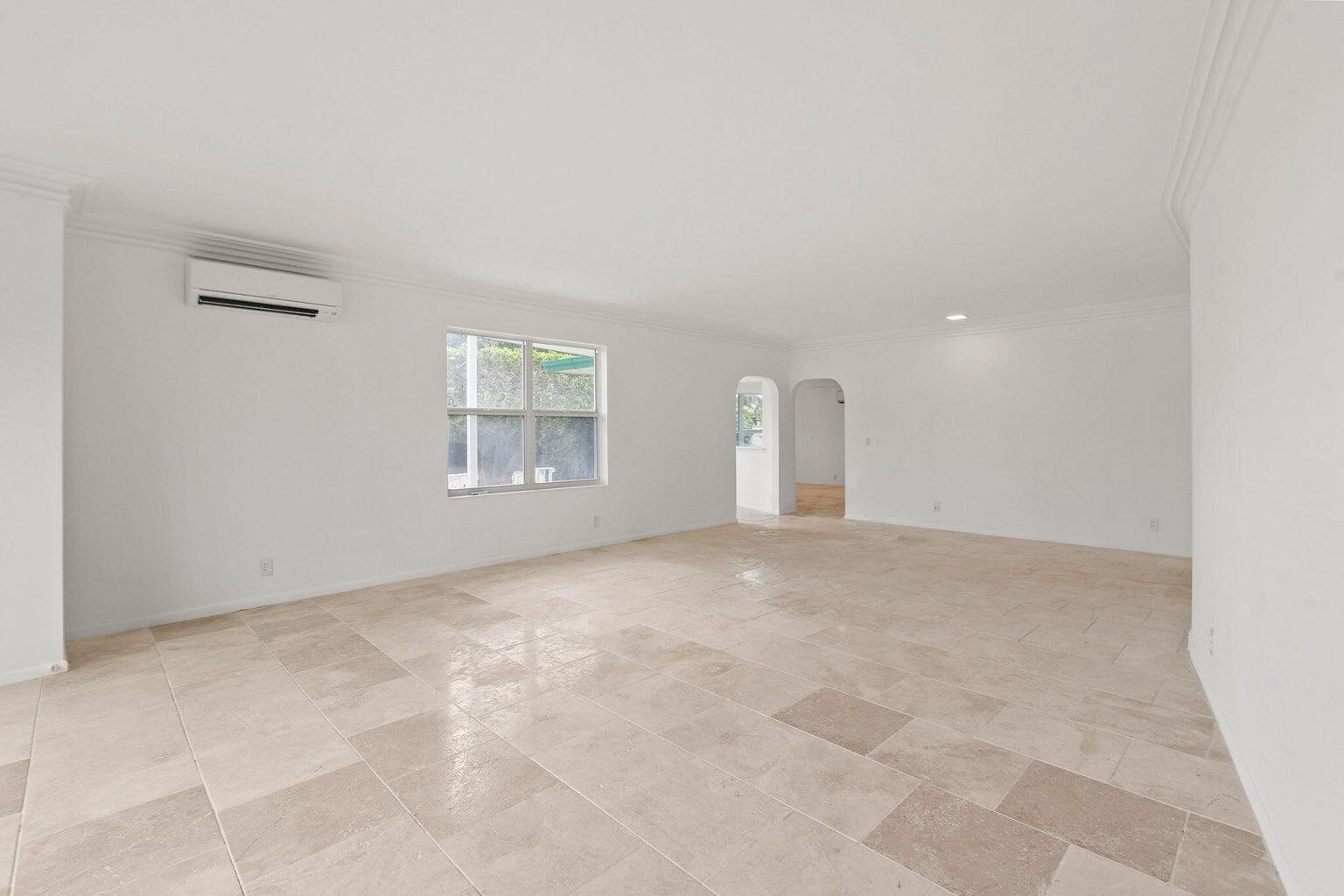 2301 N Lakeside Drive